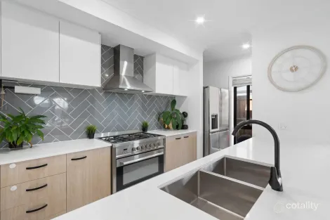 Property photo of 38 Petral Drive Flagstone QLD 4280