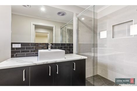 Property photo of 2/14 Amaroo Way Newborough VIC 3825