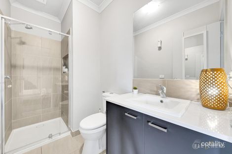 Property photo of 28 Barlow Circuit Tarneit VIC 3029