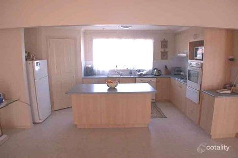 Property photo of 1 Thames Court Cranbourne East VIC 3977
