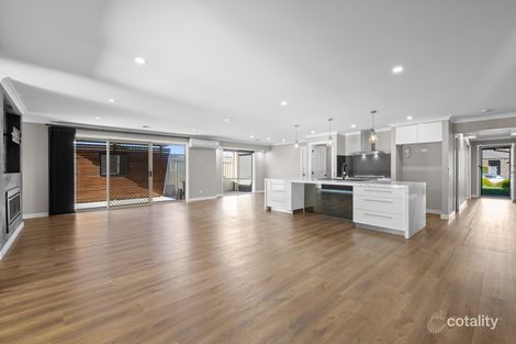 Property photo of 6 Delft Place Pakenham VIC 3810