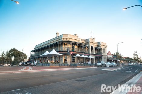 Property photo of 28 East Terrace Henley Beach SA 5022