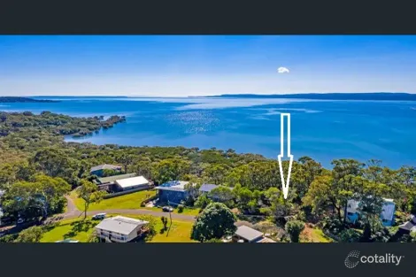32 Blue Waters Cres, Macleay Island, QLD 4184