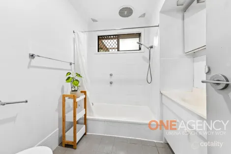 Property photo of 14 Scullin Place Berkeley Vale NSW 2261