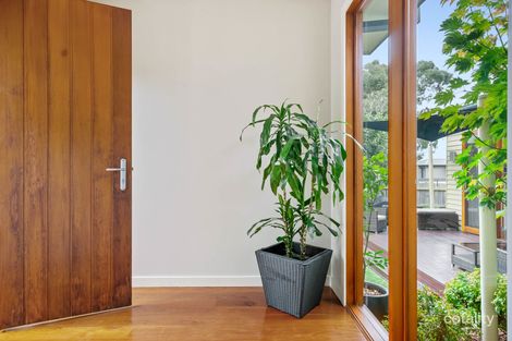 Property photo of 2/17 Strathallan Road Macleod VIC 3085