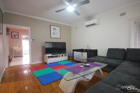 Property photo of 16 Corryong Street Fairfield West NSW 2165