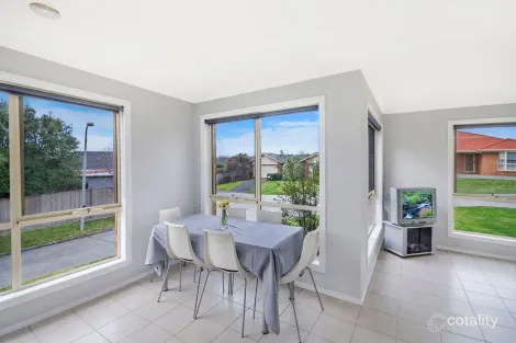 Property photo of 3 Inalya Court Warrnambool VIC 3280