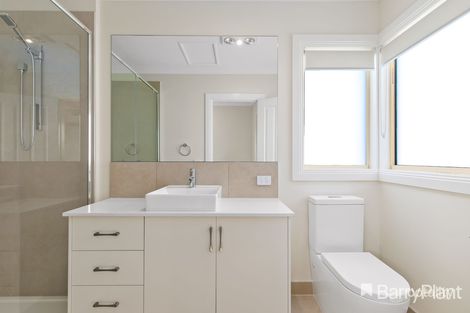 2/159 Boldrewood Pde, Reservoir, VIC 3073