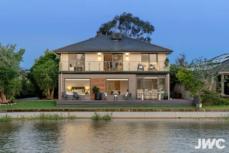 Property photo of 2 Quarterdeck Road Sandhurst VIC 3977