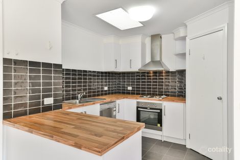 4/10 Basin Rise, Highton, VIC 3216