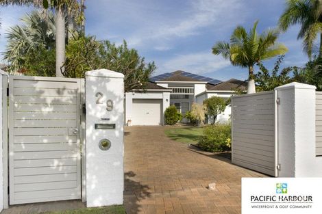 29 Bowsprit Cres, Banksia Beach, QLD 4507