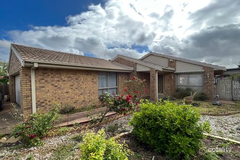 Property photo of 41 Yarcombe Crescent Craigieburn VIC 3064