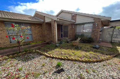 Property photo of 41 Yarcombe Crescent Craigieburn VIC 3064