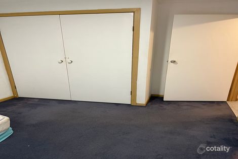 Property photo of 41 Yarcombe Crescent Craigieburn VIC 3064