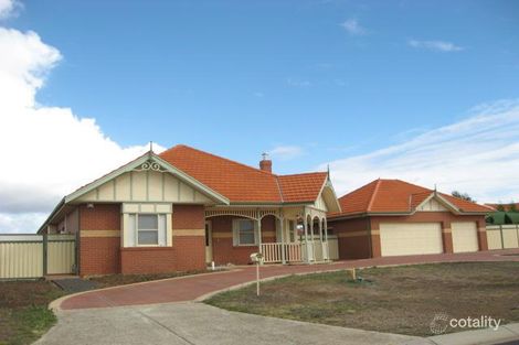 32 Castlewellan Bvd, Hillside, VIC 3037