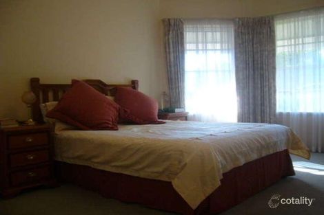 Property photo of 16 Lockett Crest Winthrop WA 6150