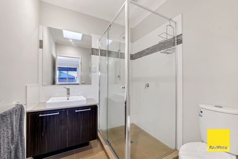 Property photo of 11 Holly Green Circuit Truganina VIC 3029