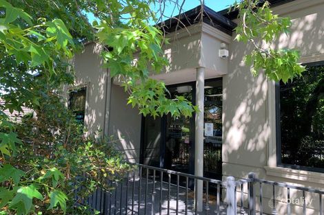 2/72 Gloucester Ave, Berwick, VIC 3806