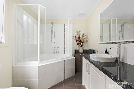 Property photo of 20 Johnsons Place Pakenham VIC 3810