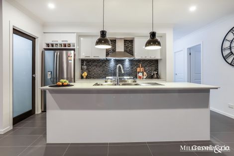 Property photo of 23 Marlowe Grange Mernda VIC 3754