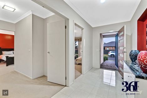 Property photo of 33 Lancewood Road Manor Lakes VIC 3024