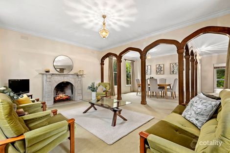 Property photo of 7 Glasson Square Mount Waverley VIC 3149