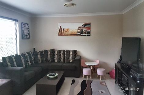 Property photo of 11 Balnaves Place Mitchelton QLD 4053