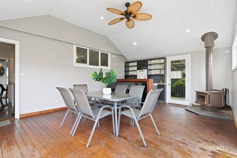 Property photo of 17 Iris Avenue Wendouree VIC 3355
