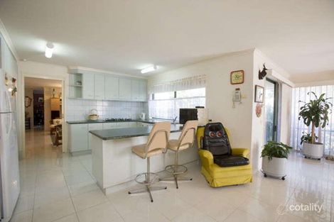 Property photo of 1 Whitecliffe Drive Rowville VIC 3178