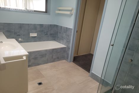 Property photo of 2 Paringa Court Hillcrest QLD 4118