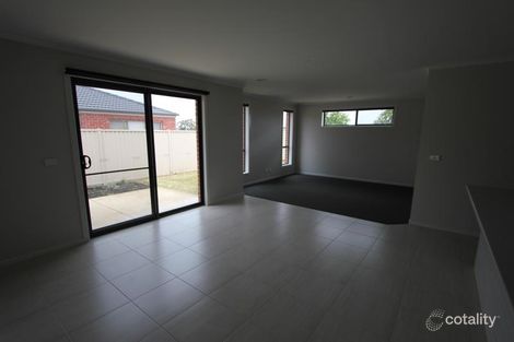 Property photo of 15 Chifley Drive Delacombe VIC 3356