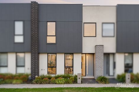 14 Nostrand Walk, Point Cook, VIC 3030