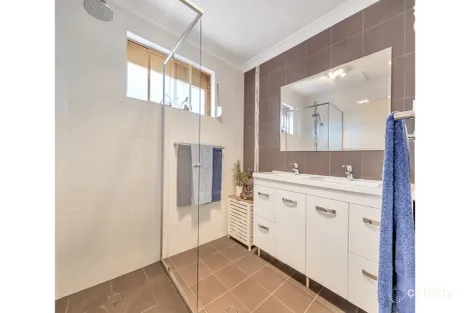 Property photo of 1/5 Corella Road Green Valley NSW 2168