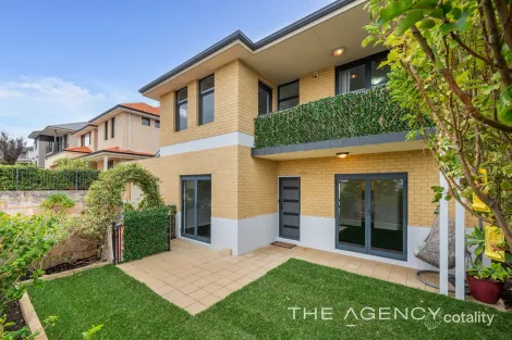 Property photo of 21 Seascape View Yangebup WA 6164