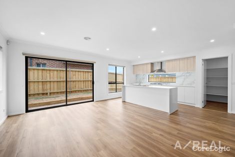 Property photo of 35 Calvante Way Tarneit VIC 3029