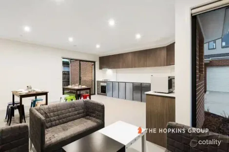 Property photo of 2/23 Koonawarra Street Clayton VIC 3168