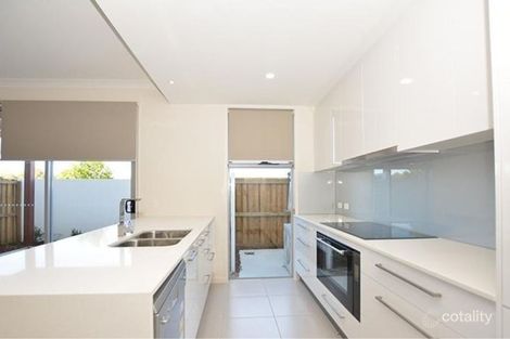Property photo of 16/2 Waters Close Hope Island QLD 4212