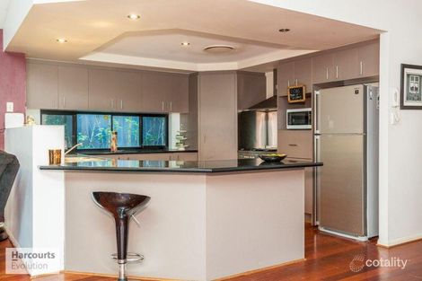 Property photo of 9 Kettlewell Chase Arundel QLD 4214