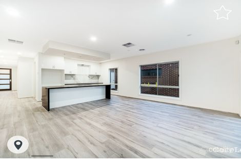 Property photo of 33 Creekwood Way Cobblebank VIC 3338
