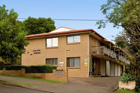 2/11 Galway St, Greenslopes, QLD 4120