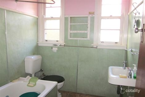 Property photo of 10 Foyle Avenue Birrong NSW 2143