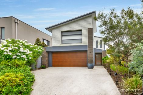 Property photo of 22 Waters Close Hope Island QLD 4212