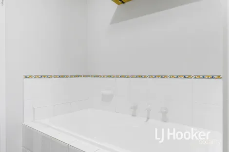 Property photo of 45 Bateman Grove Hampton Park VIC 3976