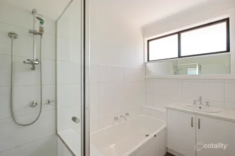 Property photo of 2/18 Wheatsheaf Road Glenroy VIC 3046
