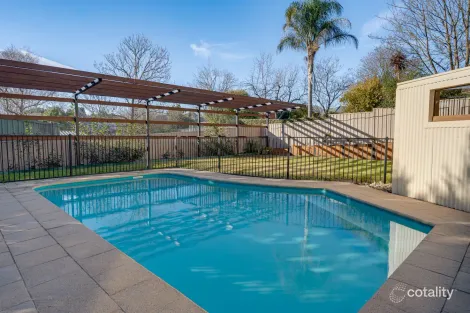 5 Kent Ct, Mansfield, VIC 3722
