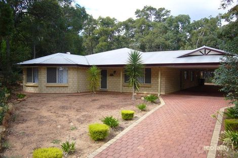 2 Selkirk Rd, Mundaring, WA 6073
