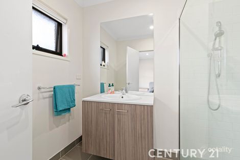 Property photo of 5 Grenaroff Walk Lyndhurst VIC 3975