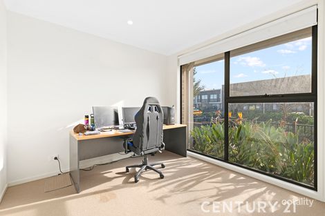 Property photo of 5 Grenaroff Walk Lyndhurst VIC 3975