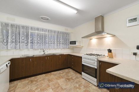 Property photo of 11 Brougham Close Eumemmerring VIC 3177