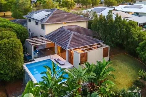 Property photo of 3 Laughlen Chase Pacific Pines QLD 4211